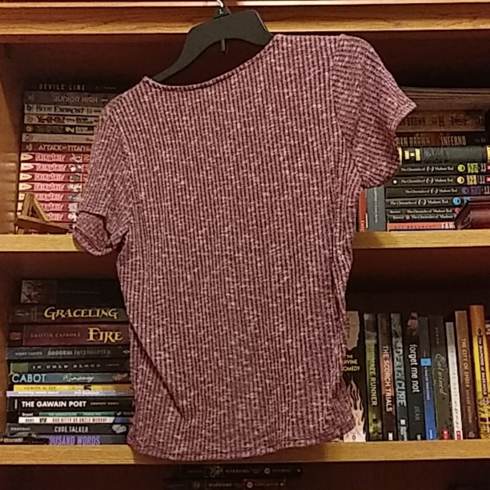 Red shirt - Picture 2 of 2